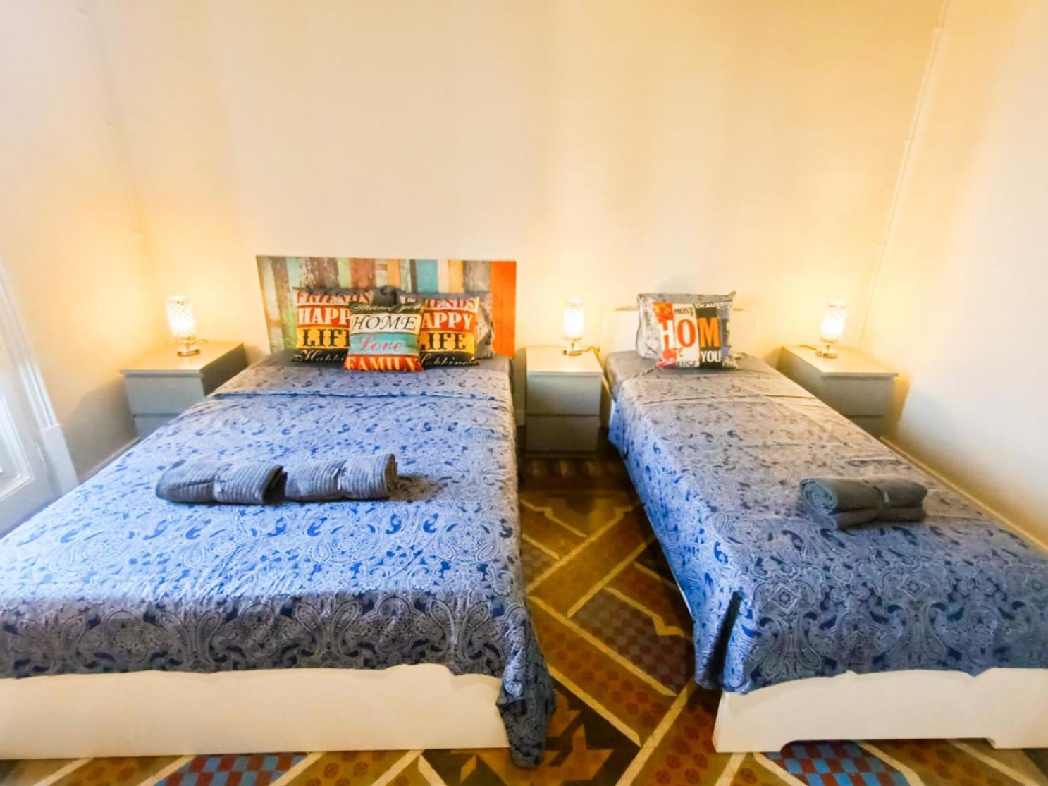 Private Rooms By Plaza Catalunya Barcelona Exterior photo