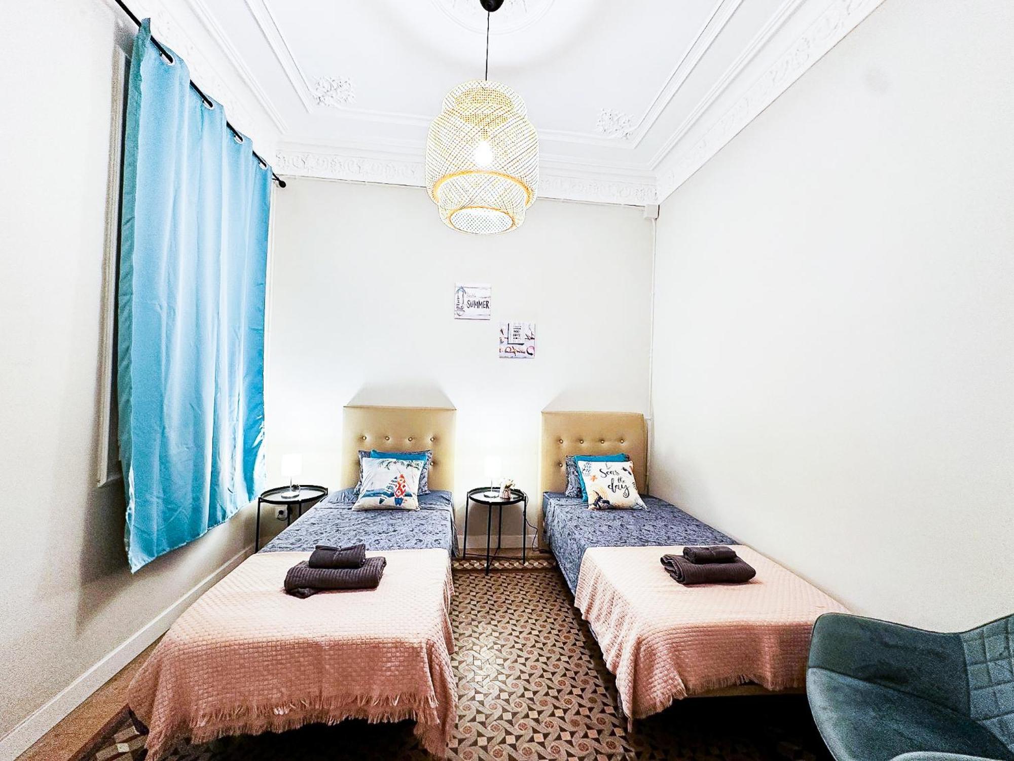 Private Rooms By Plaza Catalunya Barcelona Exterior photo