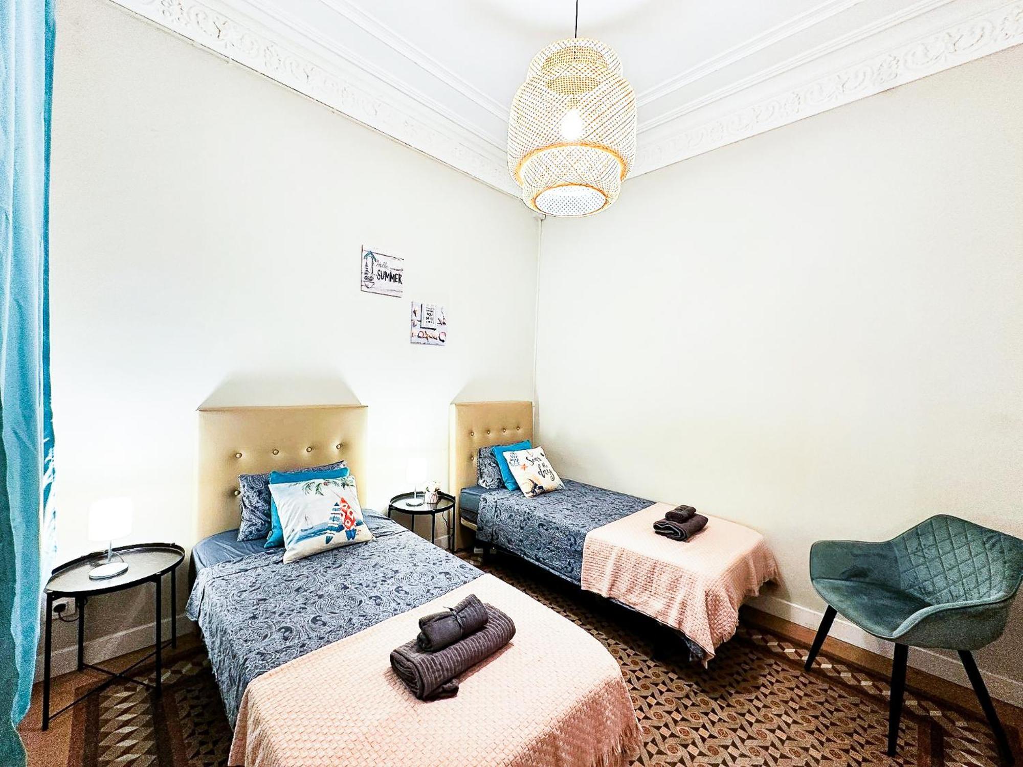 Private Rooms By Plaza Catalunya Barcelona Exterior photo